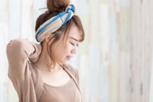 【葛根湯】肩こりに効果的な漢方薬｜飲むタイミングや正しい飲み方