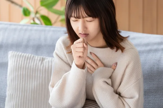 咳が止まらない対処法は?夜間の咳や喉の痛みを漢方とツボで鎮める即効ケア